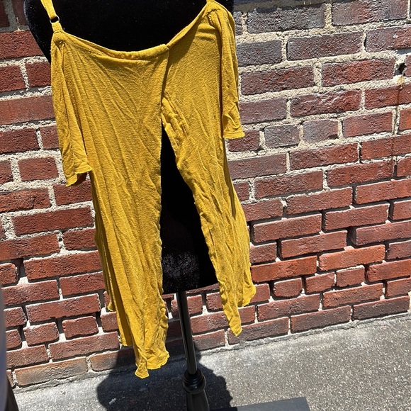 Gimmicks by BKE yellow open should top size small - Picture 5 of 8